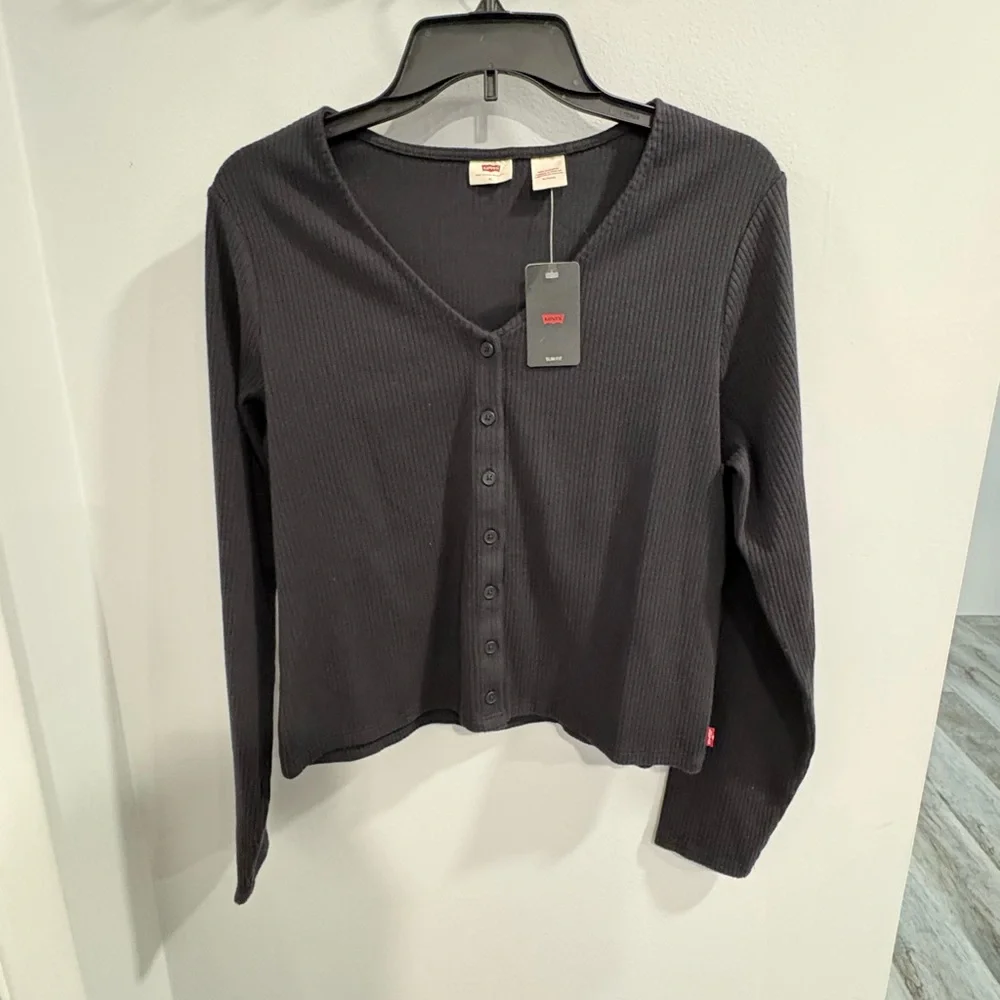 Levi's Classic Black Button-Down Top - Picture 7 of 7